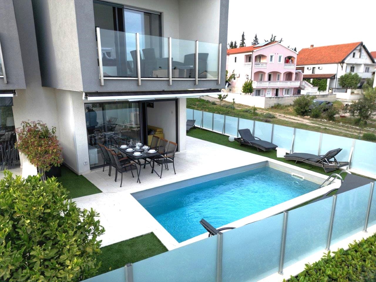 Pool Apartment