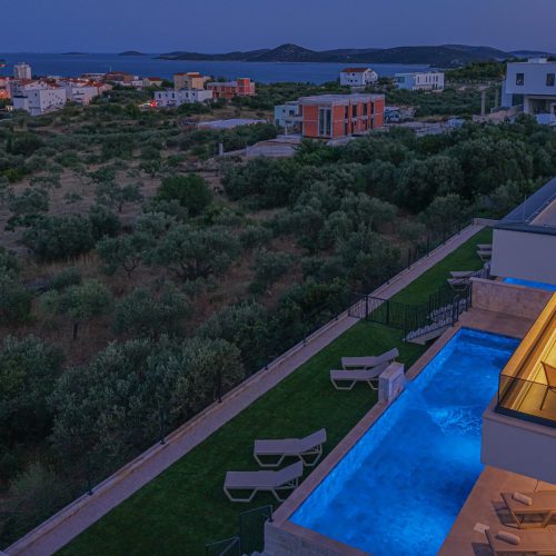 DJI_20250711210858_0394_D-min